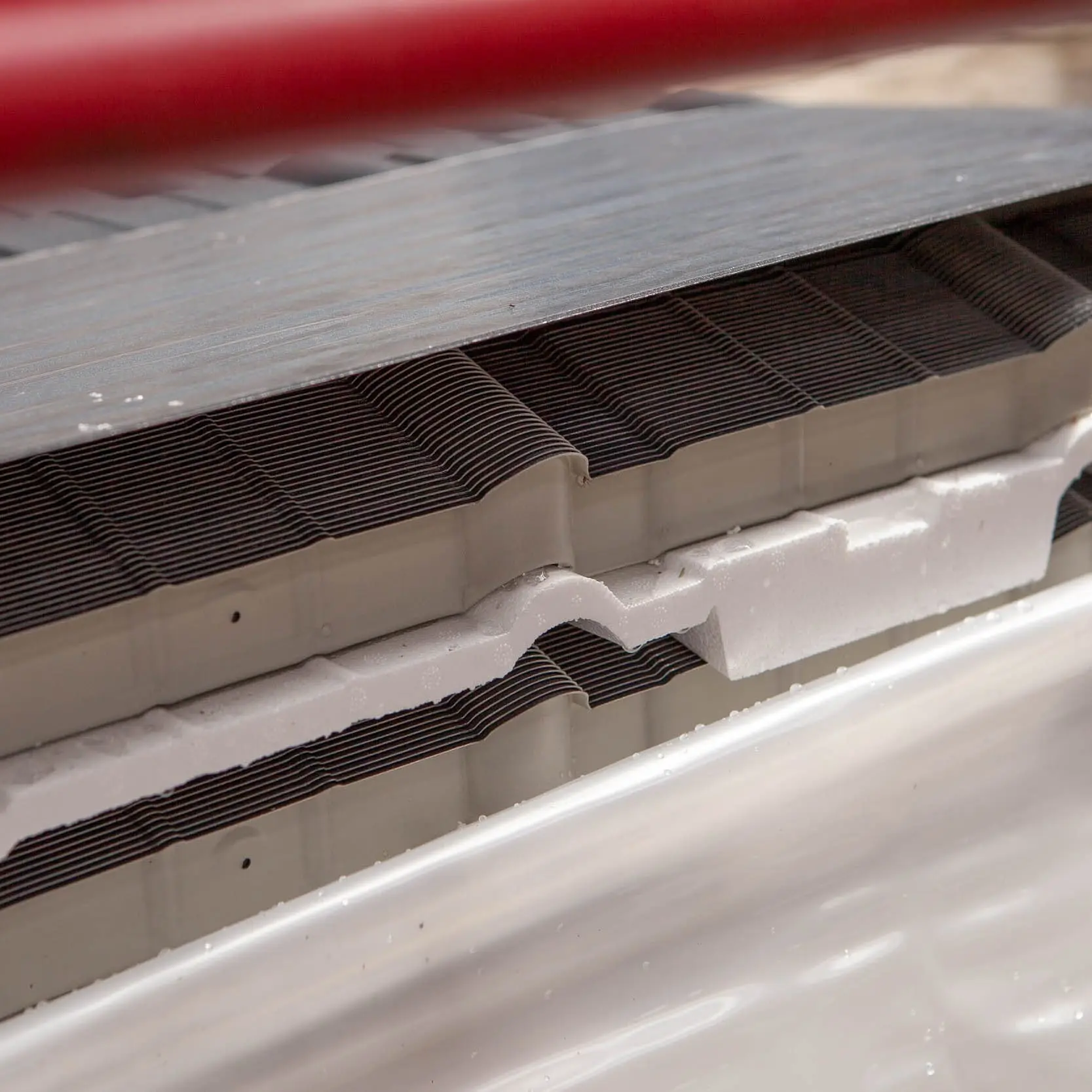 Verpackung auf Palette der modularen Metalldächer