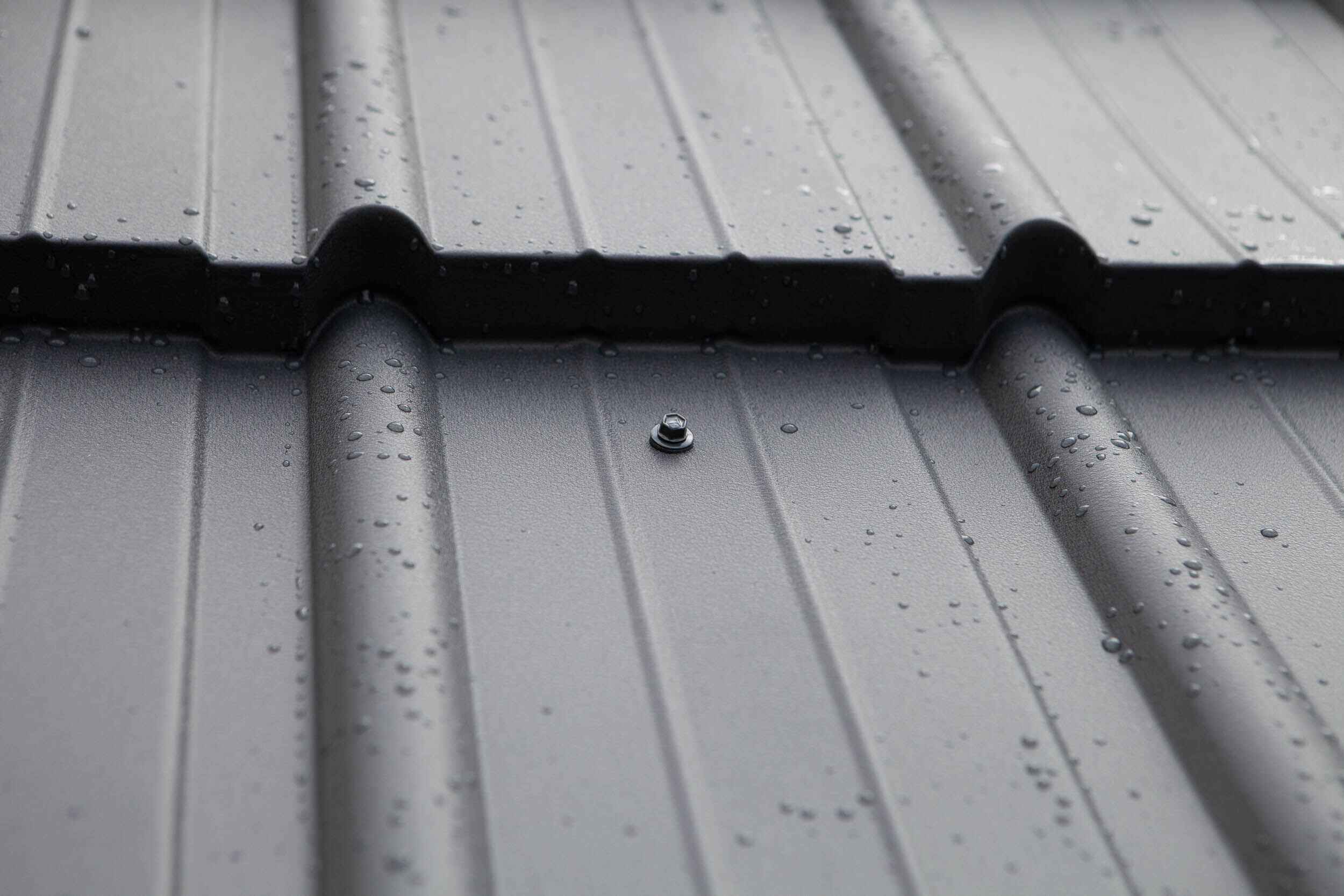 Befestigung eines Dachmoduls in die Holzlattung